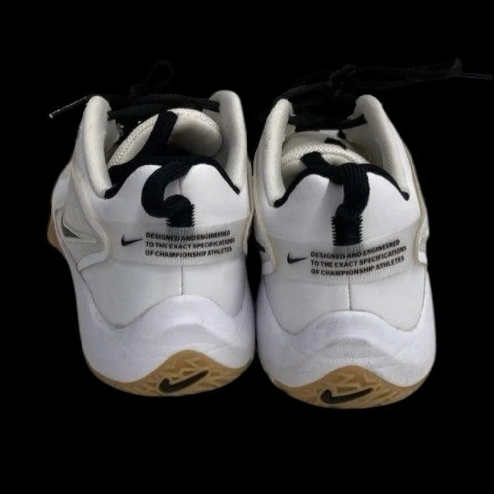 Nike Air Zoom HyperAce 3 Volleyball Shoes White Women's Size 6 Style# FQ7074-101